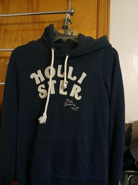 Hollister Men's Navy Crewneck Hoodie with White Logo
